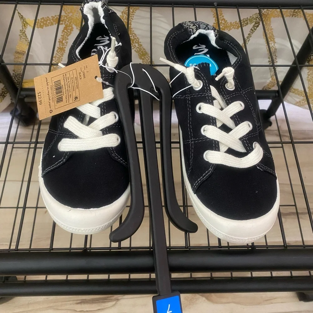 Mad Love Women's Lennie Sneakers - Picture 2 of 4